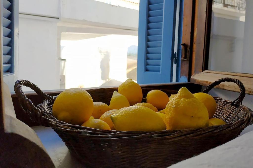 Ariadne,Traditional Apartment In Centre Of Poros Poros Town Exterior foto